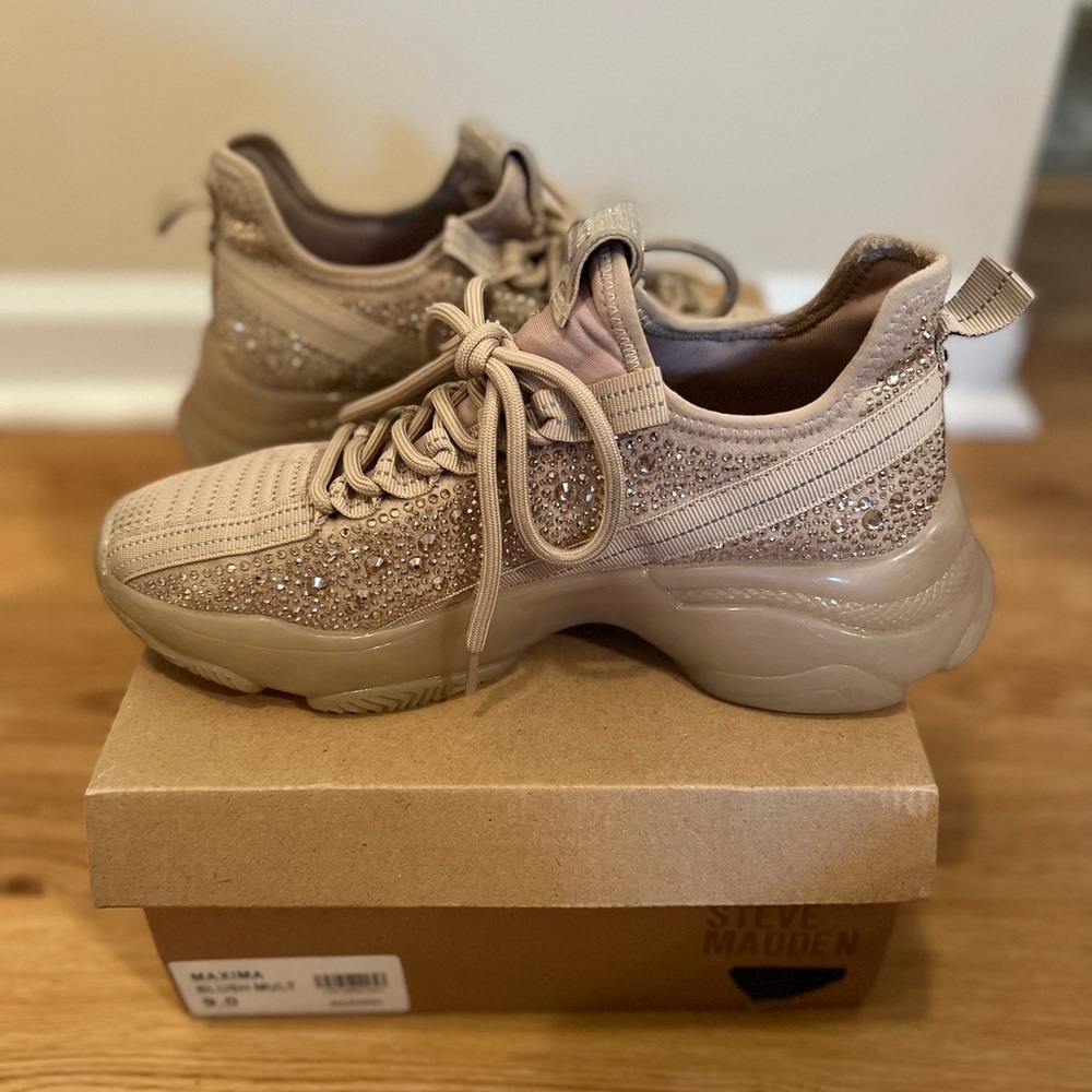 Womens MAXIMA blush rhinestone sneaker STEVE MADDEN